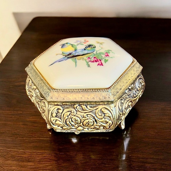 Vintage Sankyo Japan Gold Tone Hexagonal Trinket Music Box - Picture 2 of 11